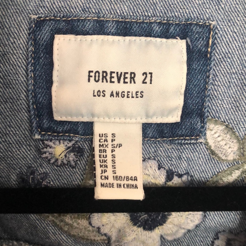 Forever 21 Denim Jean jacket floral accent - Picture 5 of 11